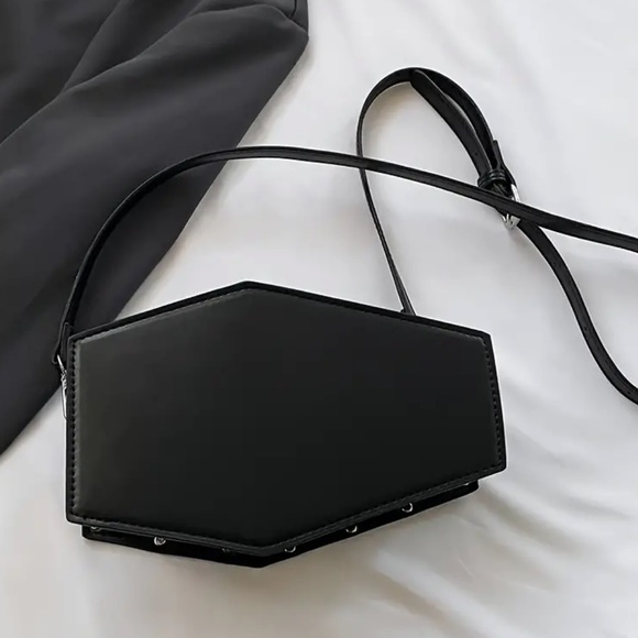 NWT Studded Adjustable Spider Web Print Crossbody Coffin Bag - Picture 4 of 5